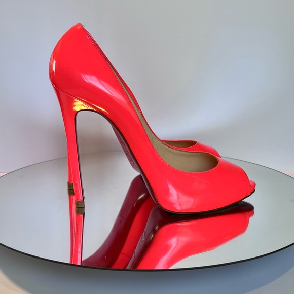 ***SOLD*** Louboutin Prive Coral Hot Pink Patent Leather Peep Toe Heels Size 41 - Picture 6 of 13